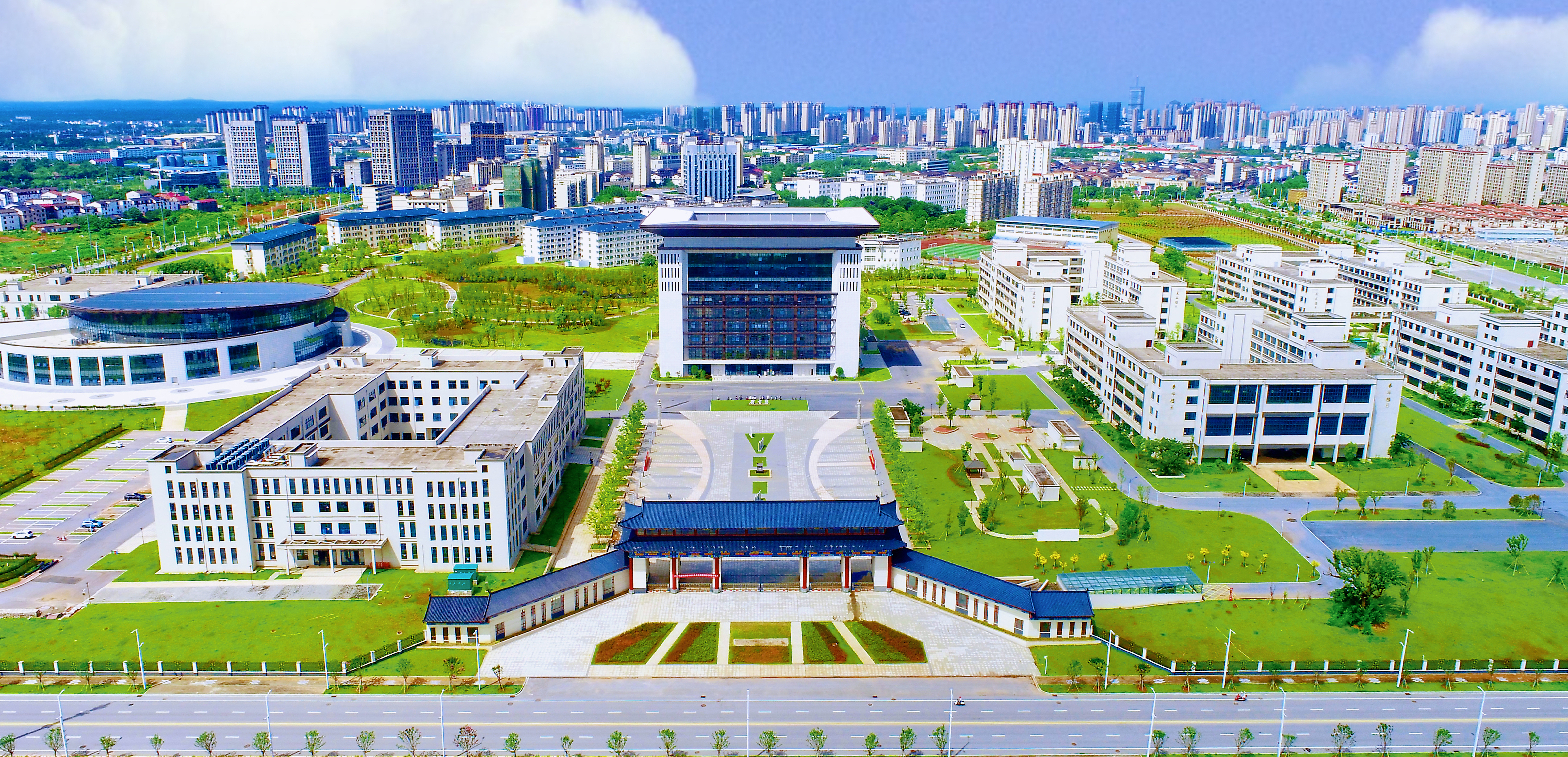 <strong>抚州医药学院</strong>